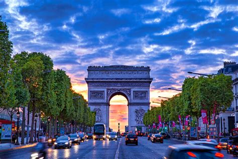 Paris en direct .